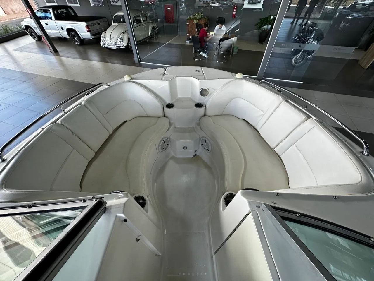 Lancha importada Valent 230, ano 2013, revisada e polida, sem detalhes. Apenas 250h de uso - Foto 7