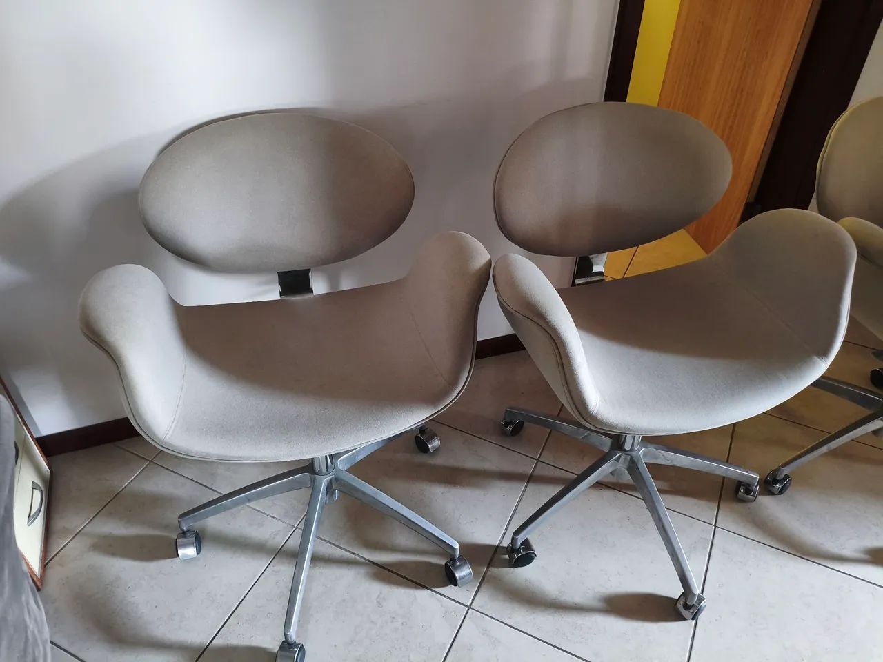 Cadeiras de escritório com rodinhas !  - Foto 3