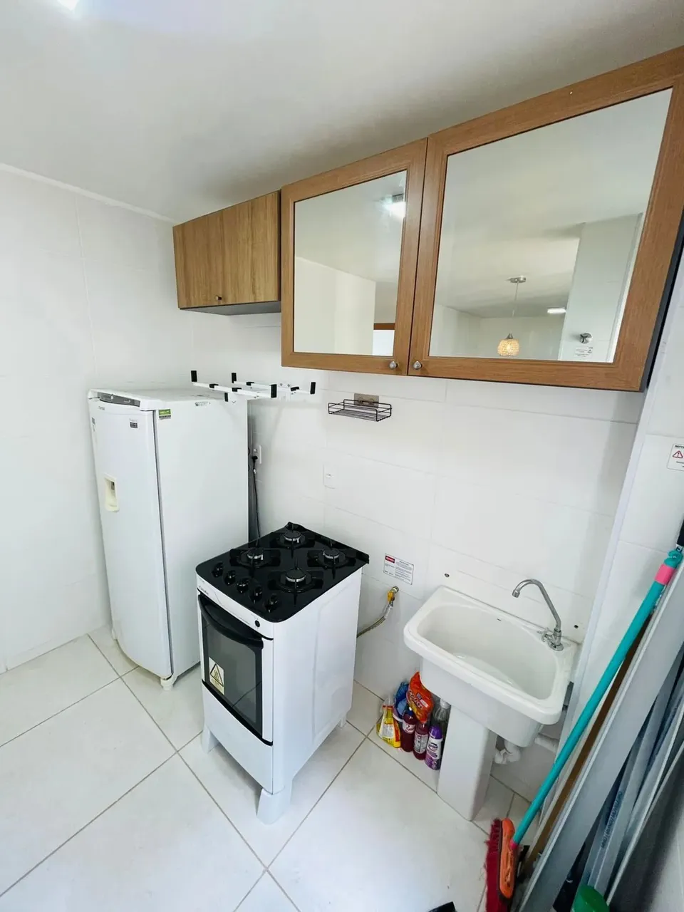 ALUGA-SE APARTAMENTO MOBILIADO NO BURITIS