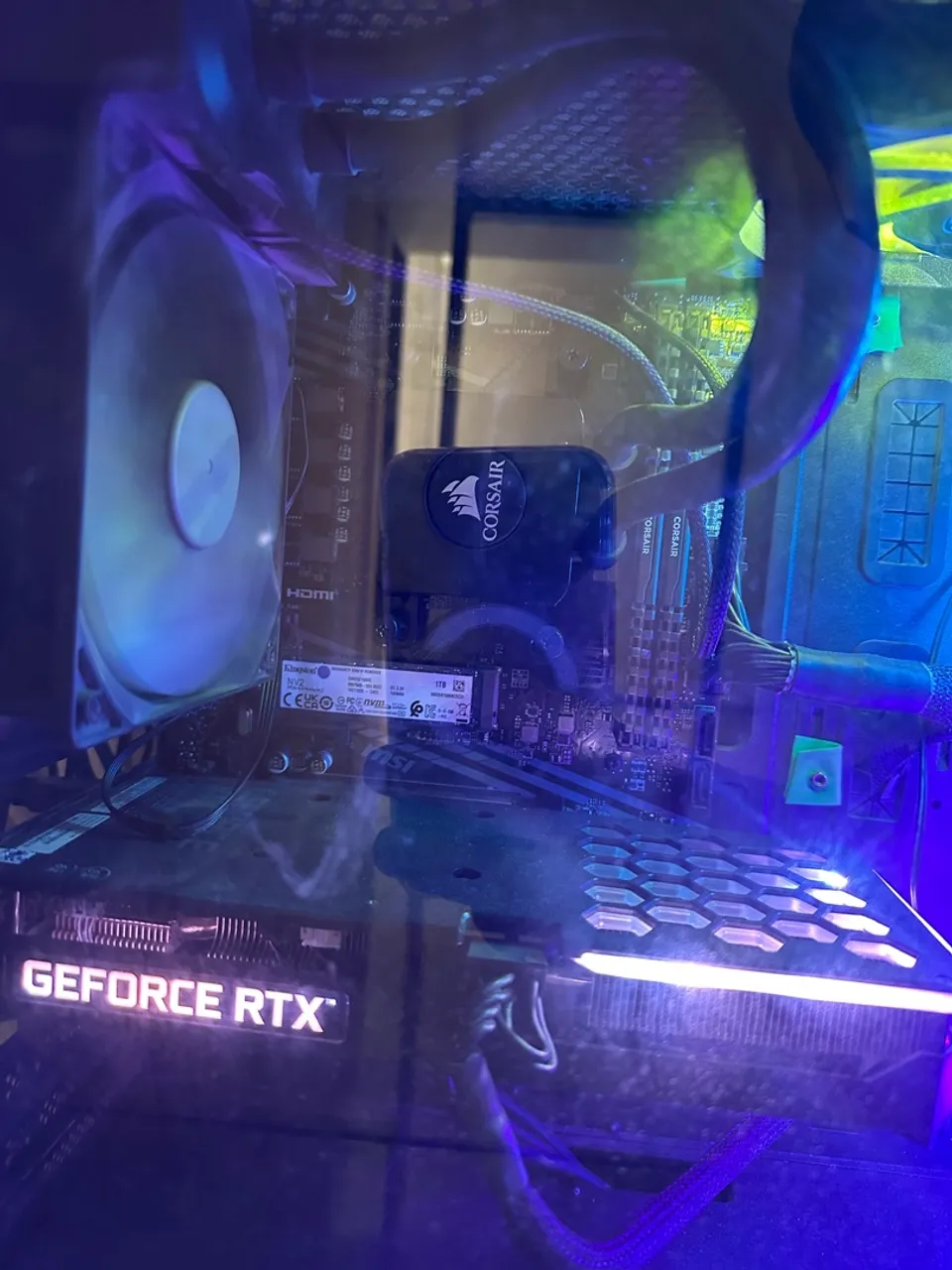 PC Gamer com RTX, CPU Ryzen e Water Cooler