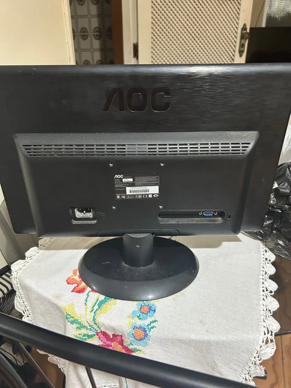 Monitor AOC 18,5 polegadas - alguns defeitos - Foto 4