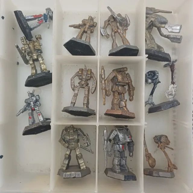 venda de conjunto grande de robos em plastico 