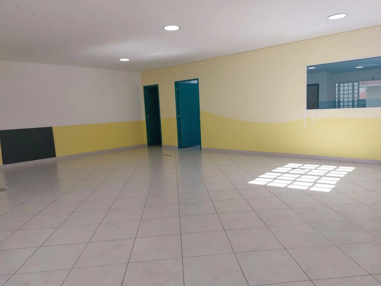 Ponto comercial/Loja/Box para aluguel com 175 metros quadrados em Vila Sofia - São Paulo - - Foto 4