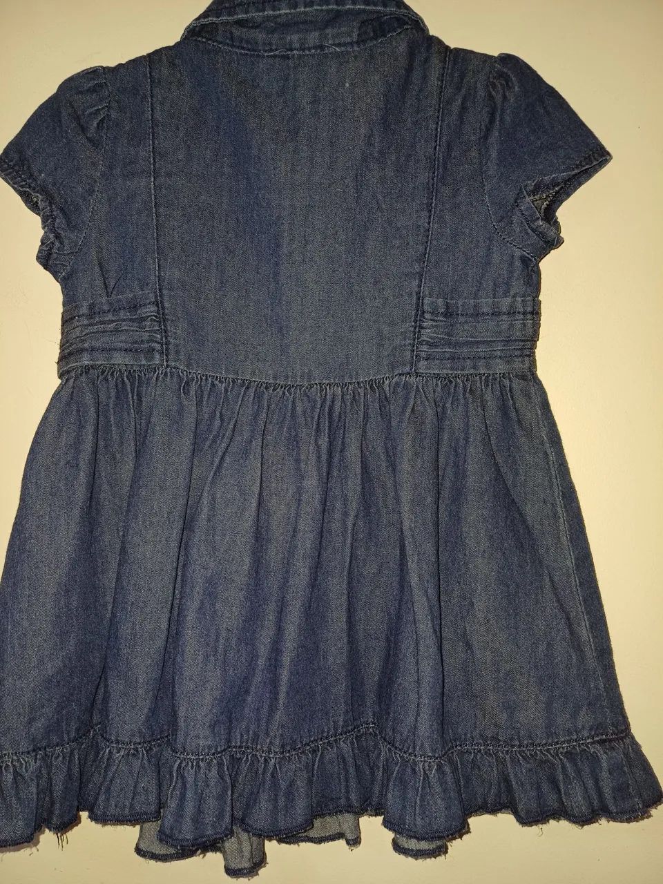 Vestido Jeans Infantil Guess semi-novo- 12 Meses - Foto 3