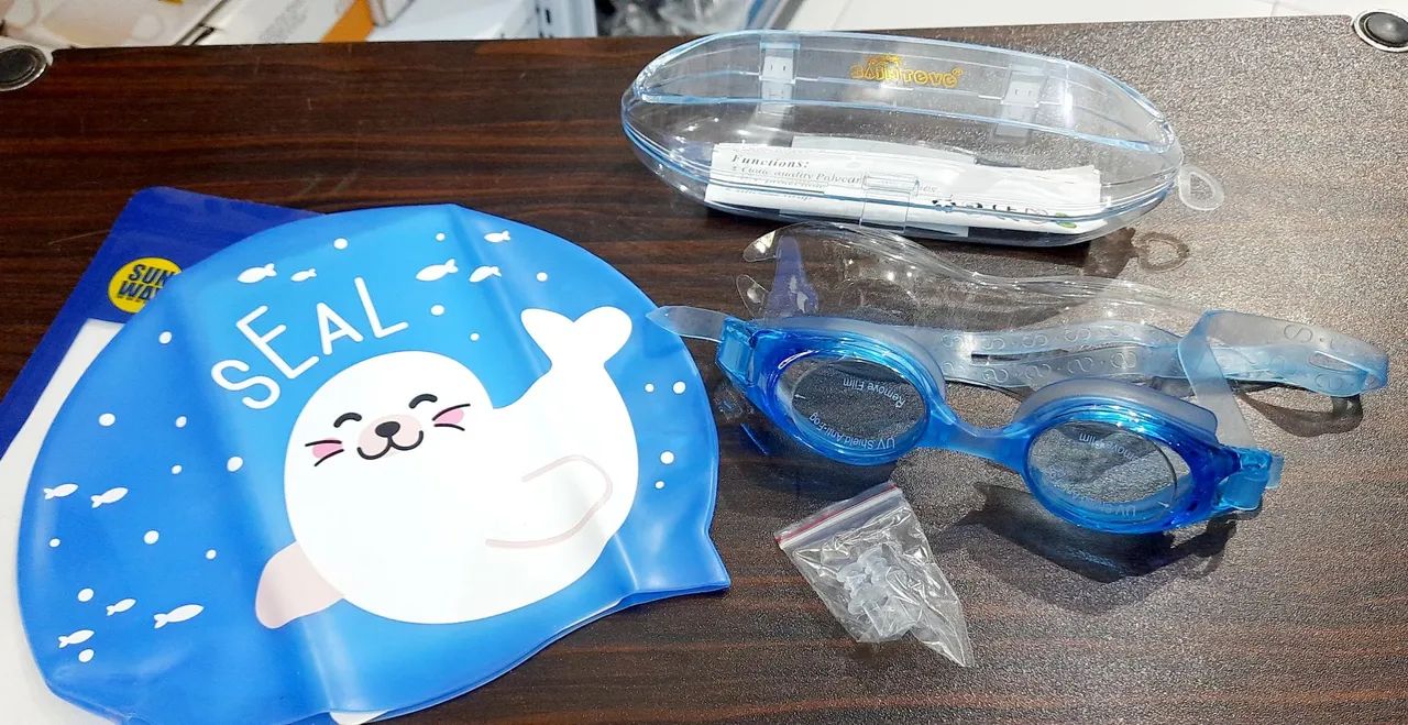 Kit de Natação Infantil - Óculos, Touca e Protetores de Ouvido