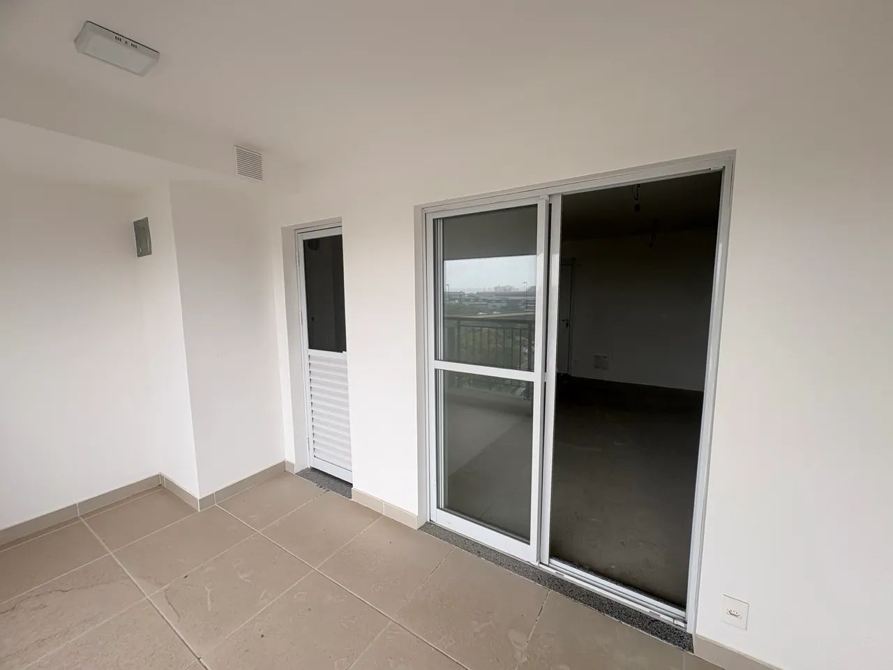 Alugo apartamento 67m com 2 banheiros 1 vaga garagem - Foto 8