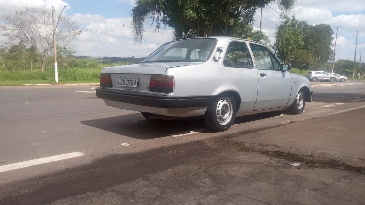 Vendo Chevette 1.6 - Foto 2