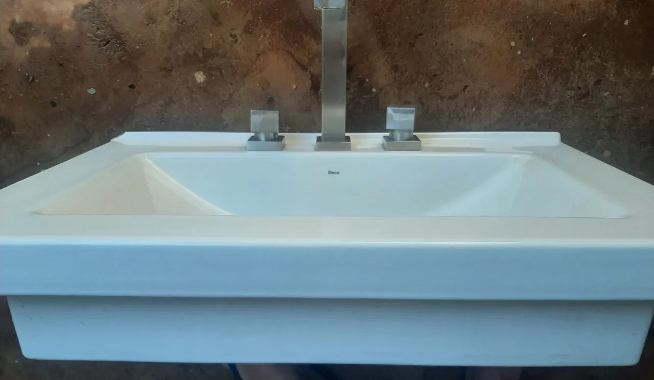 Cuba de banheiro sem a torneira 