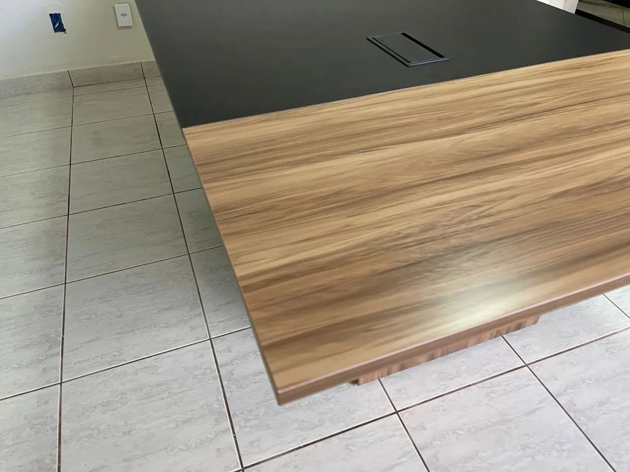 Mesa de Reunião com Design Moderno e Elegante - Foto 3
