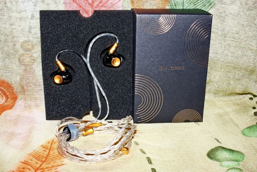 EPZ Q5 In-Ear Headphones, Black, Excellent Condition64407620086019121