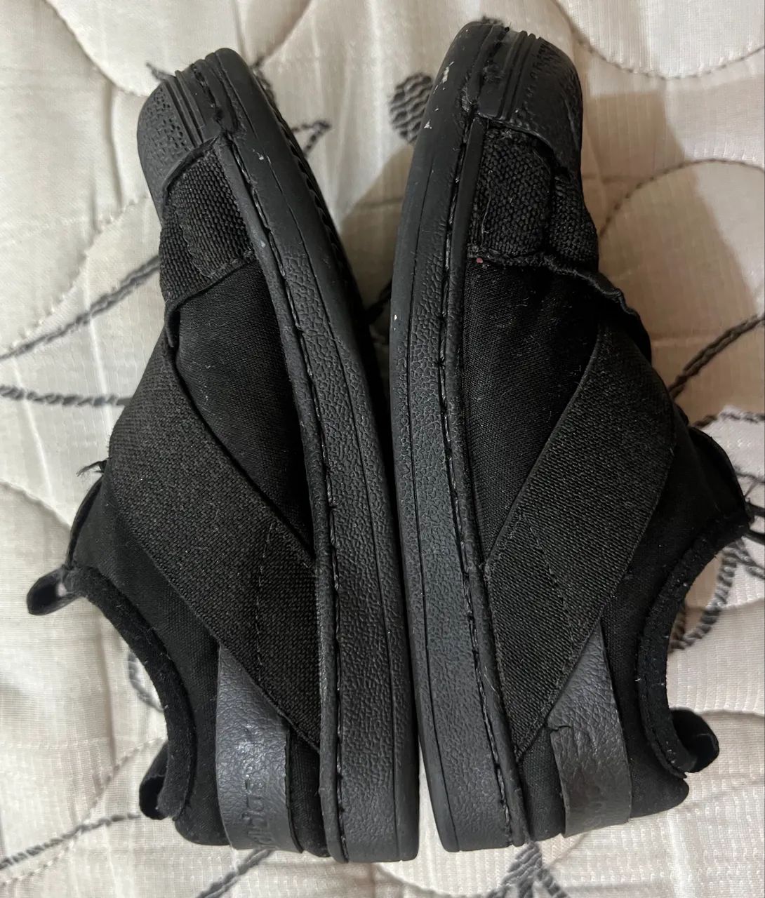 Tênis Adidas preto infantil em ótimo estado  - Foto 5