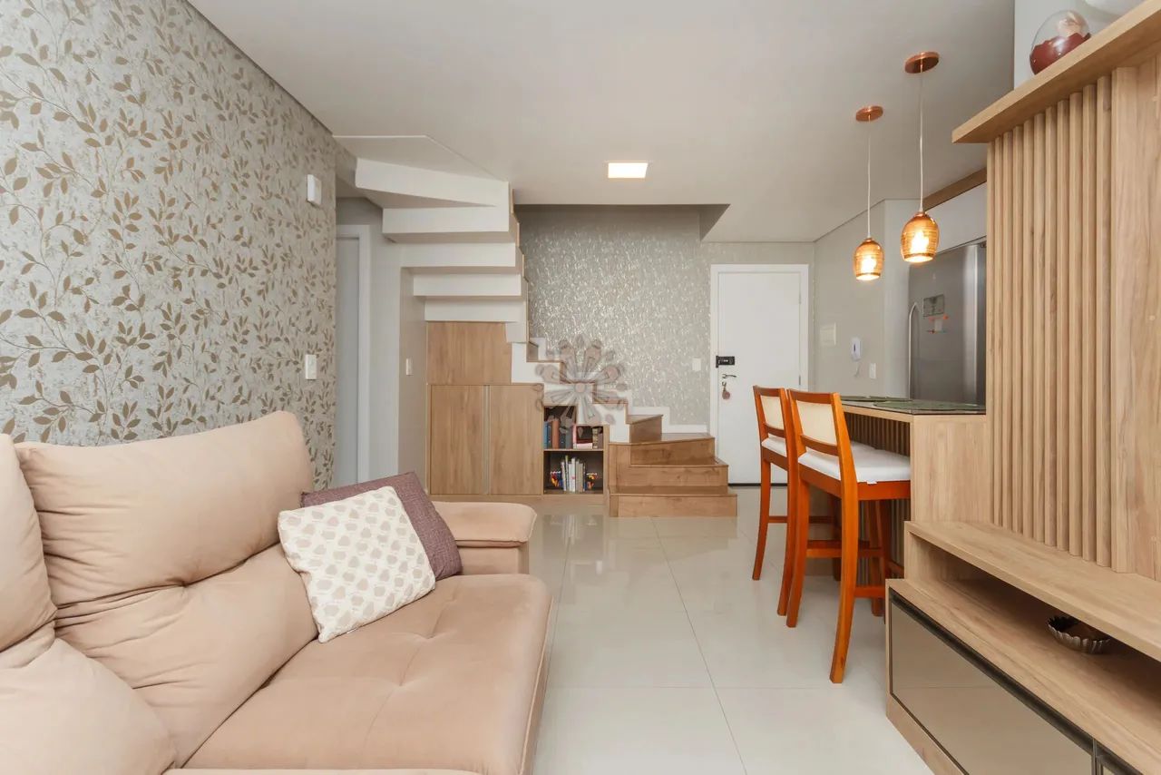Cobertura Duplex em Santa Felicidade, semi mobiliada, condomínio clube - Foto 3