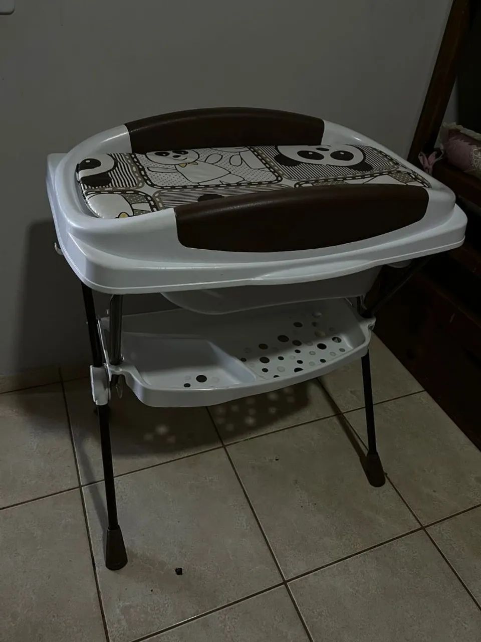 Vendo. Berço, bebê conforto, carrinho, banheira. - Foto 5