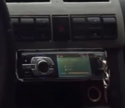 Vendo esse som com telinha pósitron com USB funcionando 
