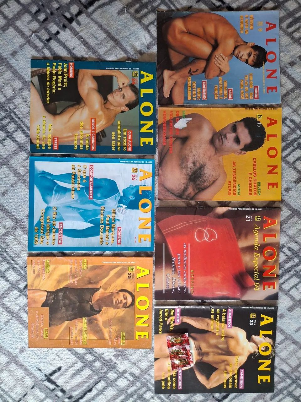Revistas anos 90 Spartacus Alone - Foto 2