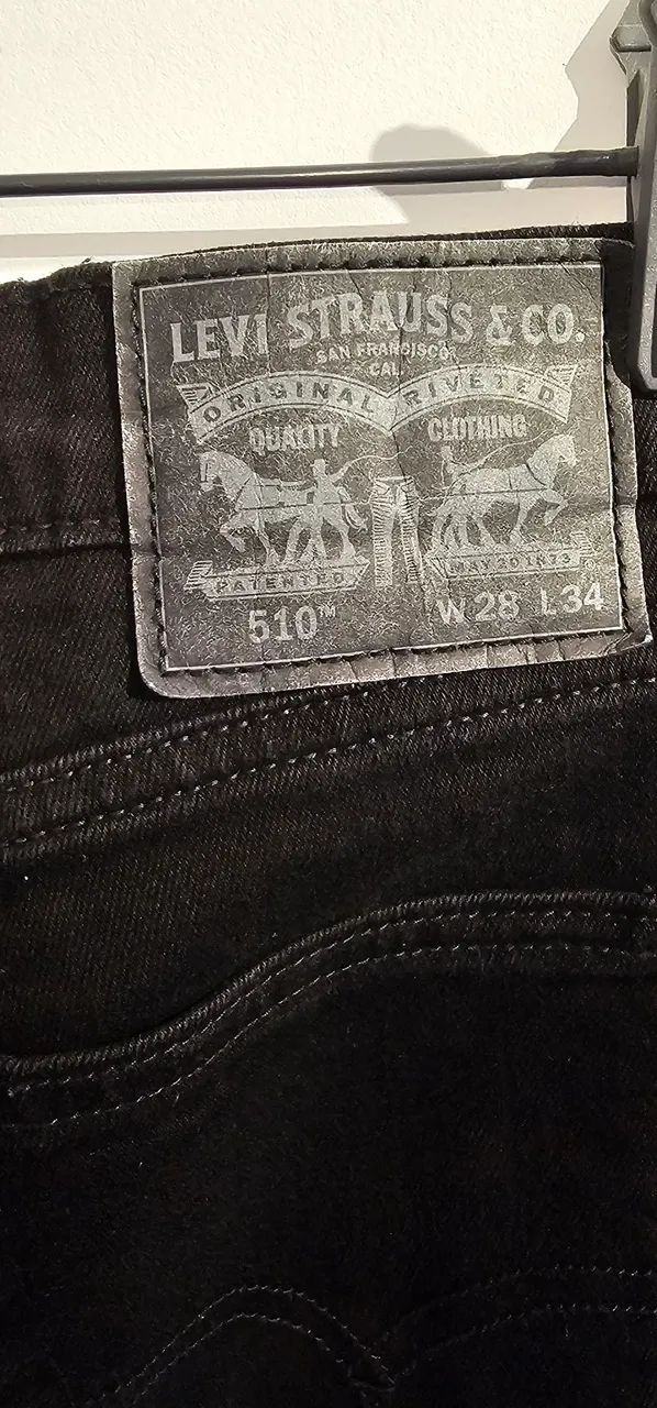 CALÇA LEVIS PRETA 510 W28 L34 - Foto 3