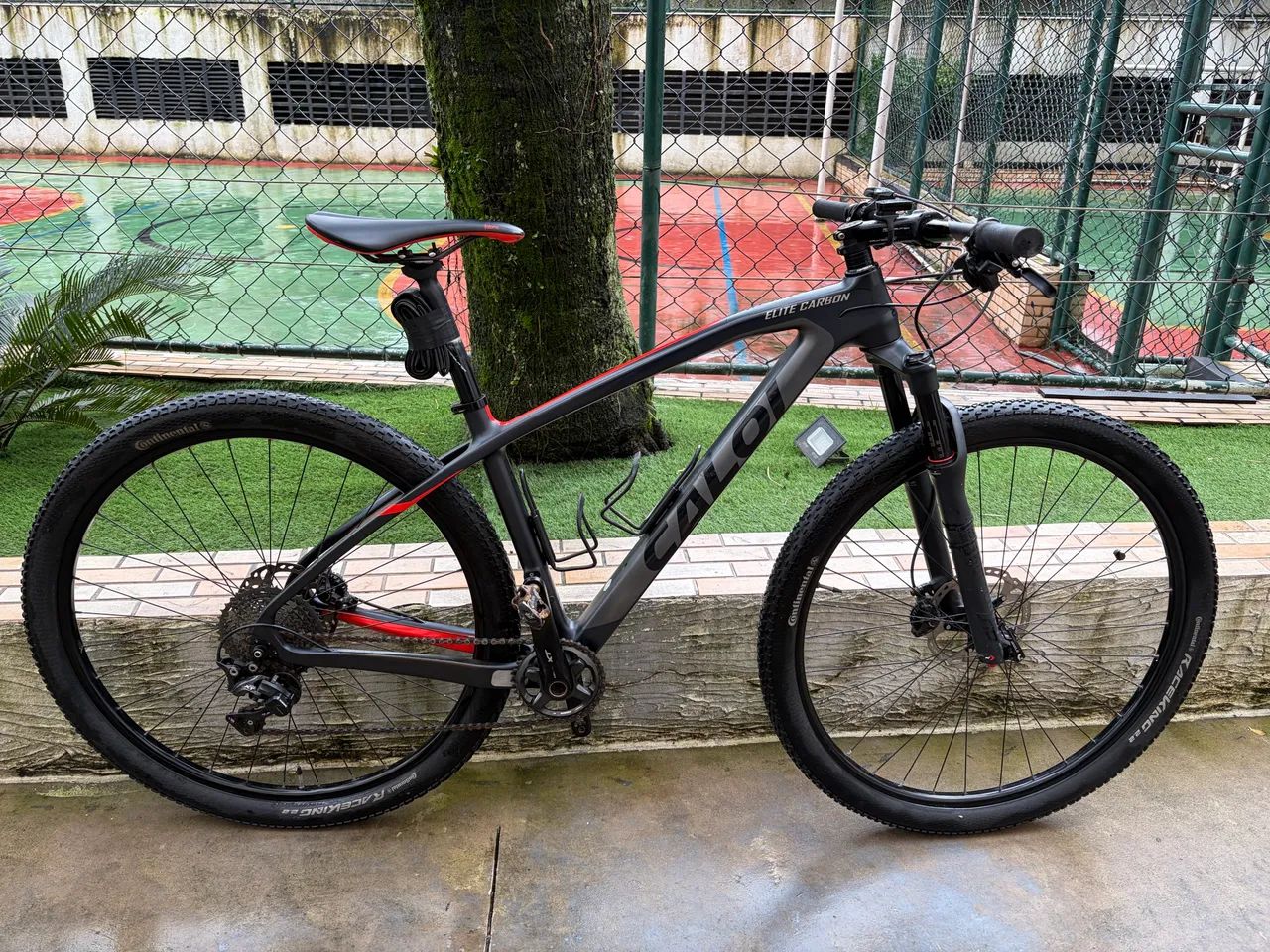 Caloi Elite Carbon Racing