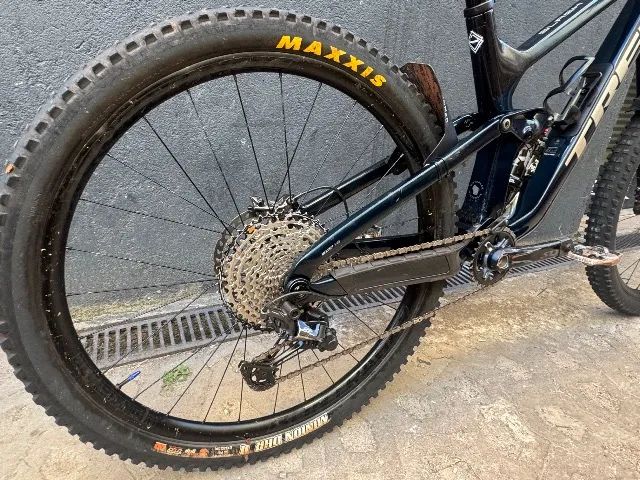 Trek Slash 9.7 2024 L - Fox 36 / XT / Garantia até 2027 - Ciclismo