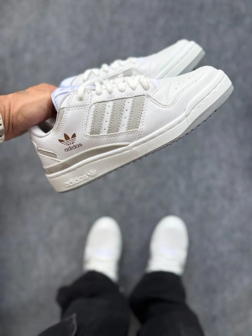Tênis Adidas Fórum Low Unissex Premium Cor: Branco/Prata - Disponível 34 AO 43  - Foto 4