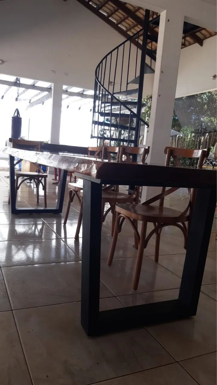 Mesa em madeira com verniz  - Foto 3
