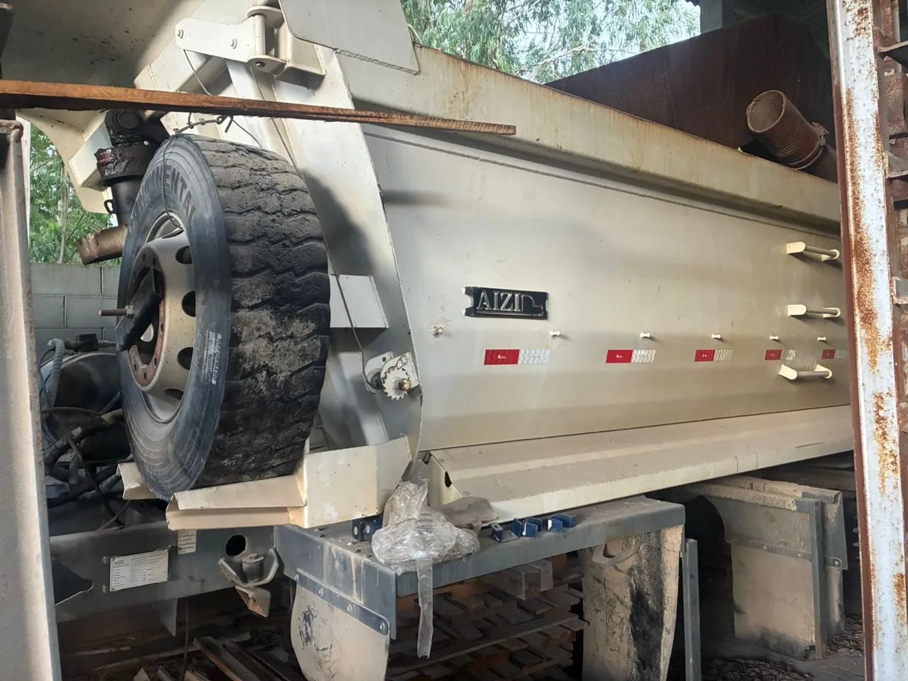 Caçamba Basculante AIZI 16m² para caminhão 8x4 - Reforçada - Foto 3