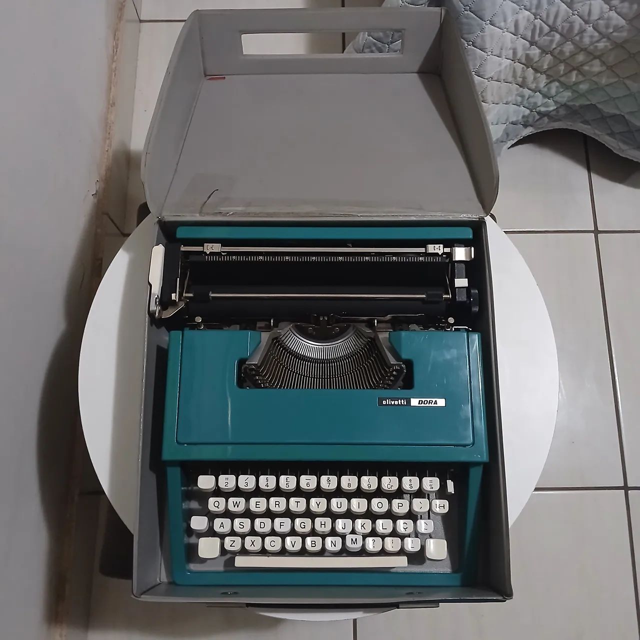 Máquina de escrever Olivetti Dora - Foto 3