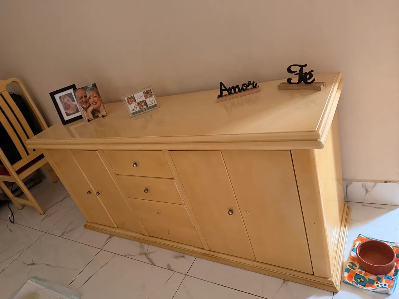 Conjunto sala de jantar mesa + 8 cadeiras e buffer tudo em madeira  - Foto 3