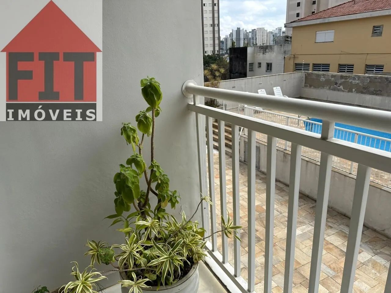 Ótimo apartamento com Dois dormitórios uma vaga de garagem. 61m² Mobiliado - Foto 4