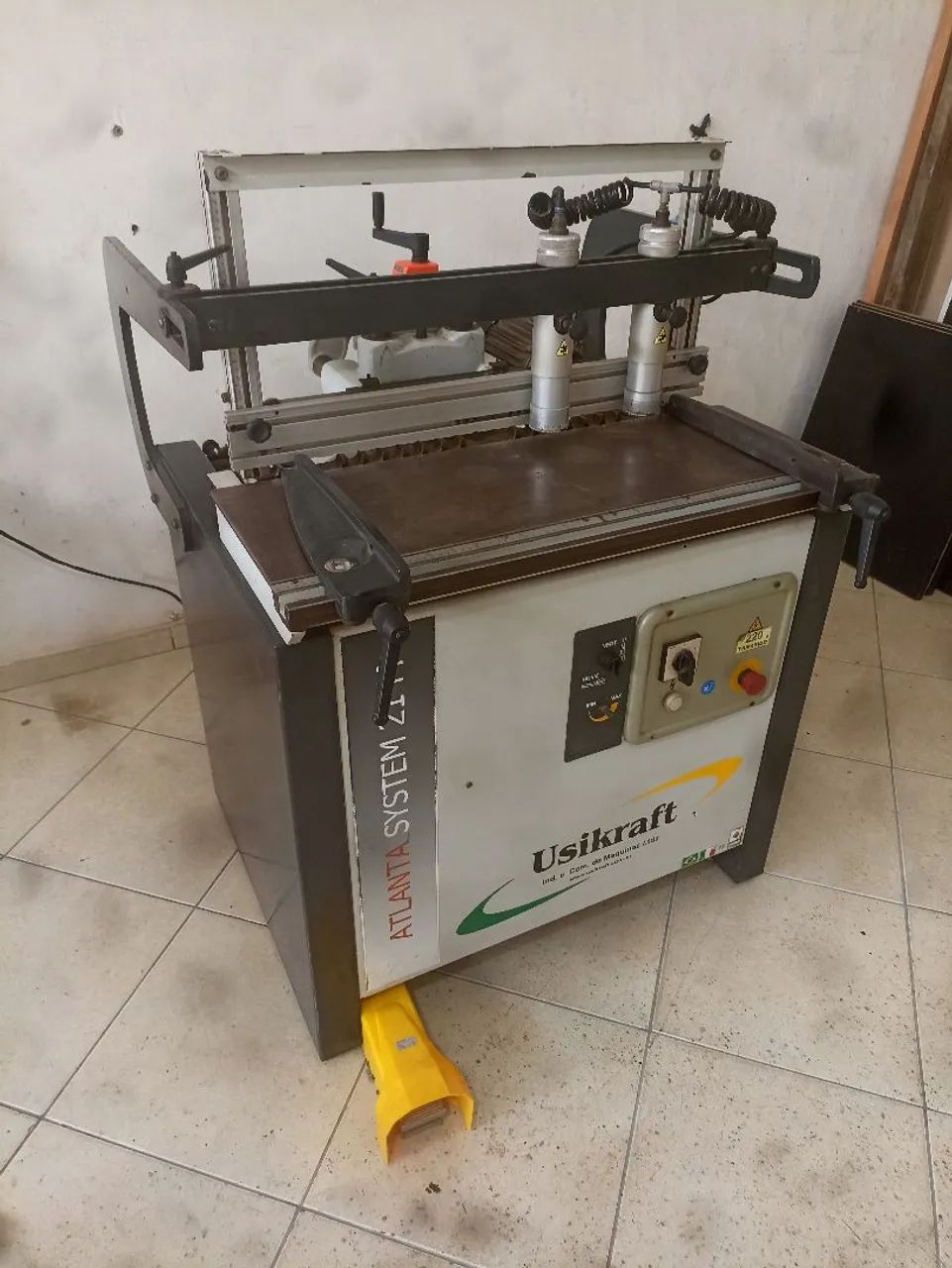 Furadeira multimídia horizontal e vertical 21 mandris Usikraf