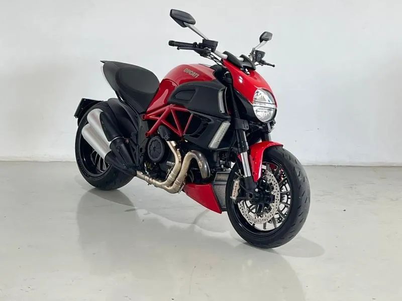 DUCATI DIAVEL 2012 - Foto 3
