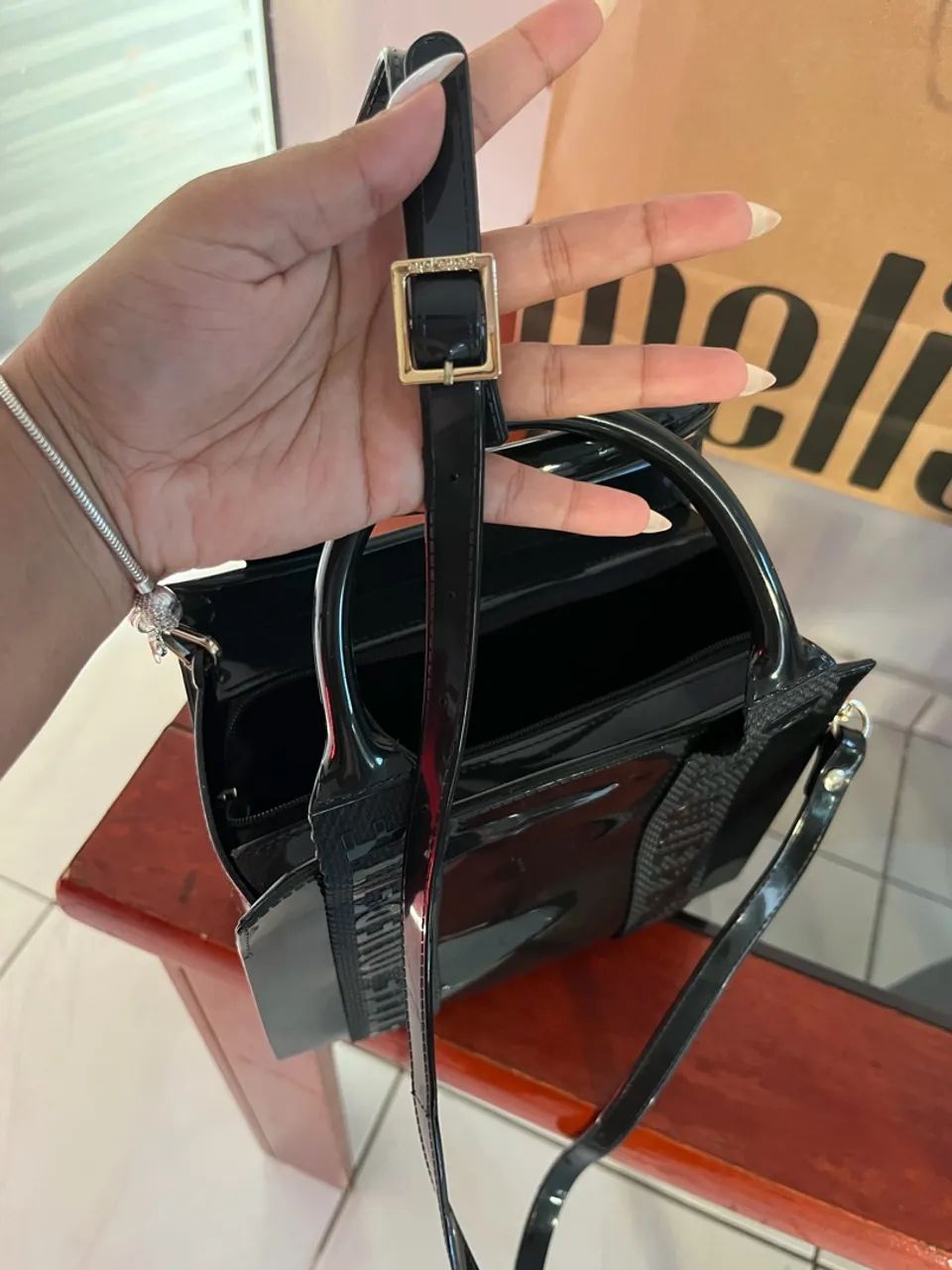 vendo essa bolsa petit jolie original nova  - Foto 3