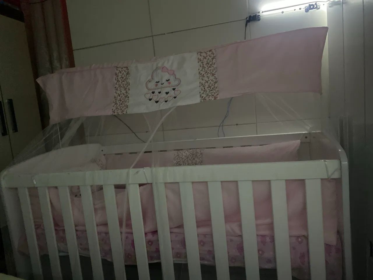 Vende-se berço 