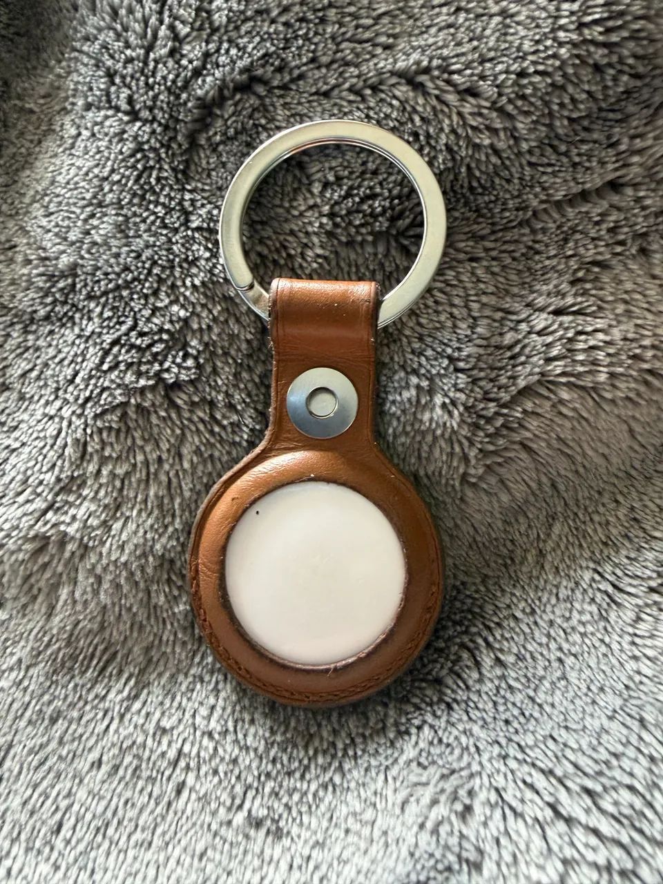 Apple AirTag Original com Chaveiro de Couro Marrom - Bateria Nova - Foto 4