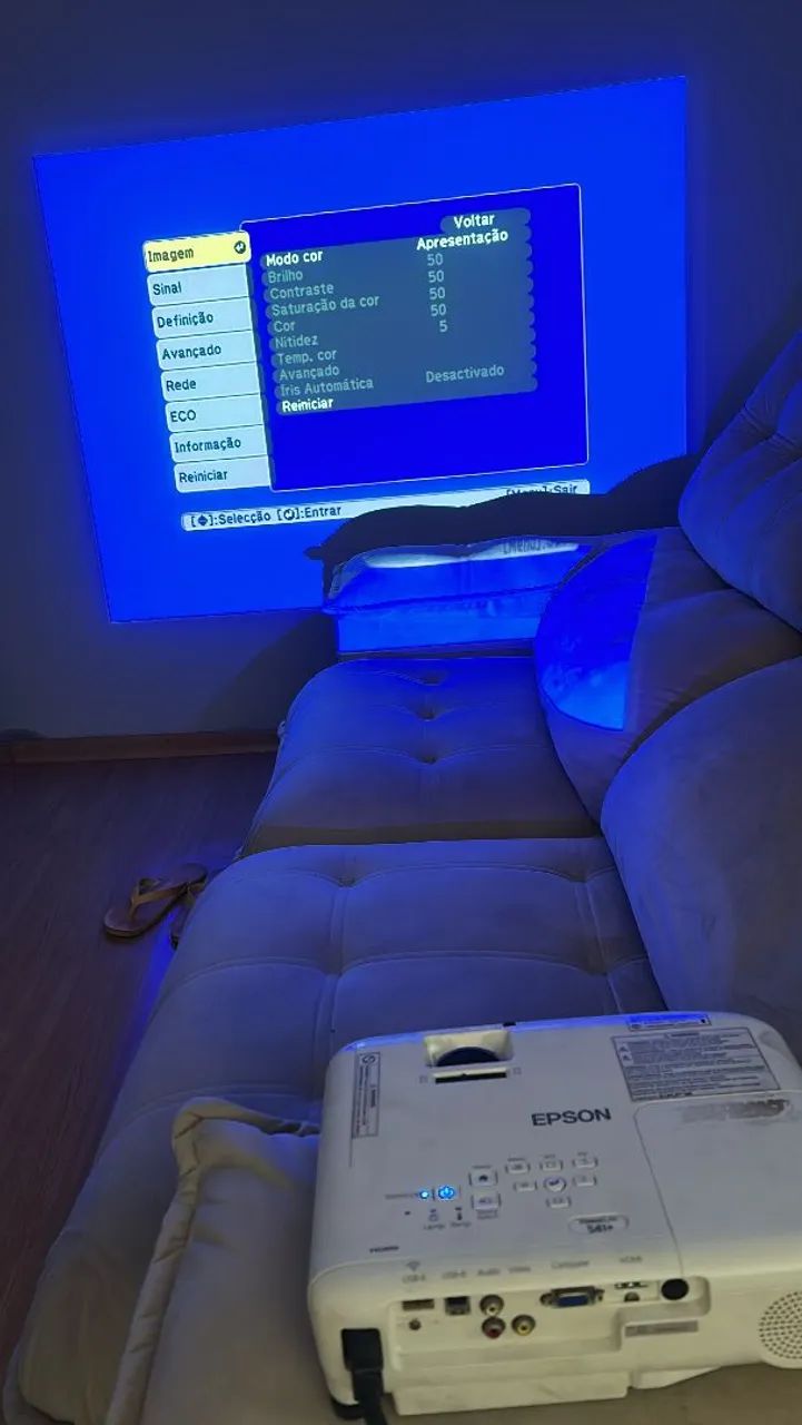 Projetor vendo ou troco peguei em divida  - Foto 3