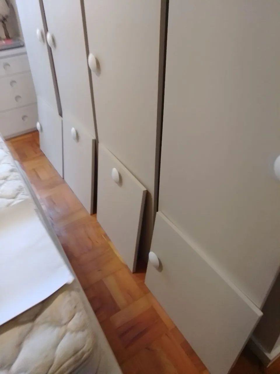 Envelopamento de guarda roupas  - Foto 3