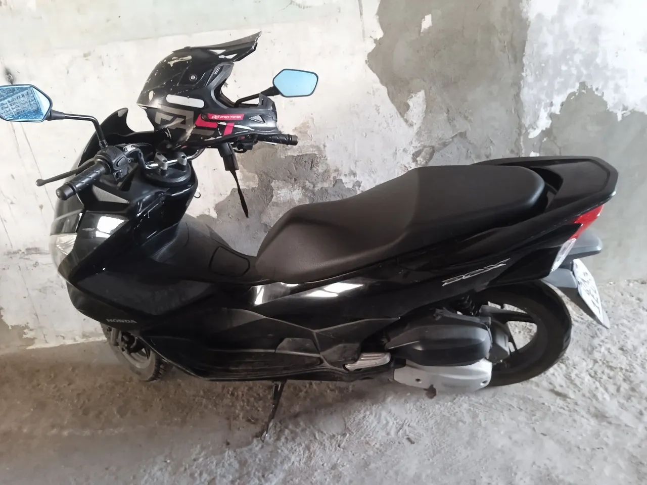 PCX 2016 43000 valor 10.00 tel. *