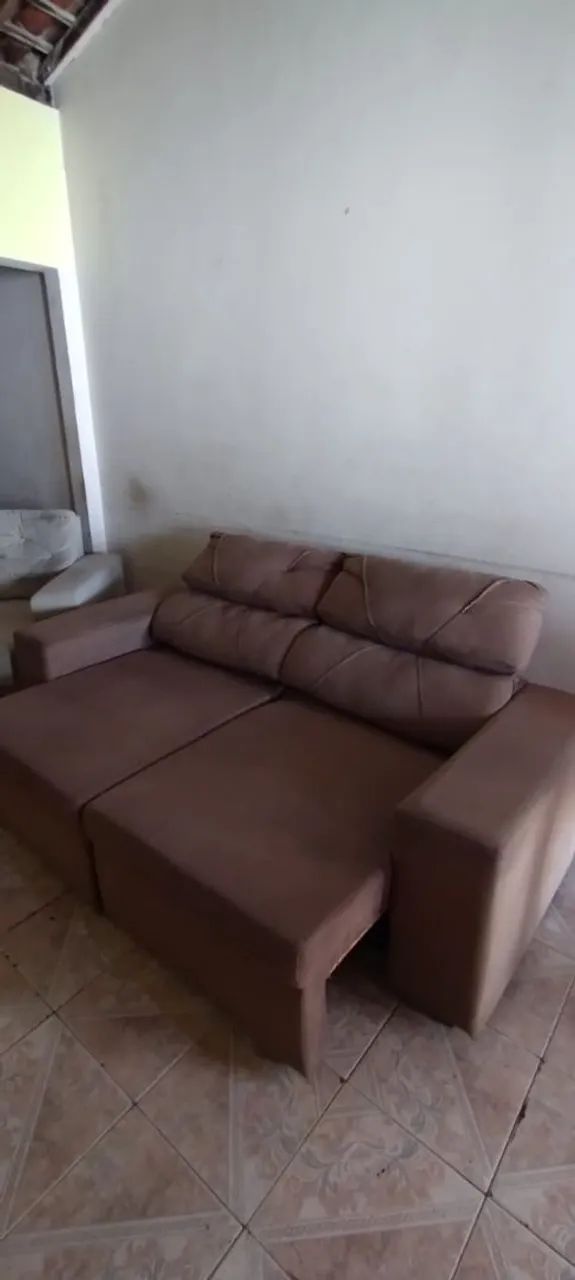 Sofá Retrado espaçoso 