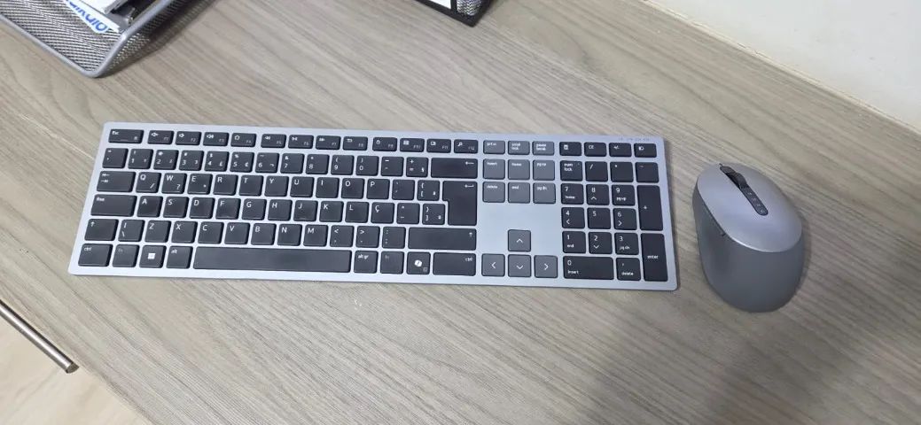 Kit Teclado e Mouse Dell Pro Plus KM7321W Bluetooth - 4 Meses de Uso - Foto 3
