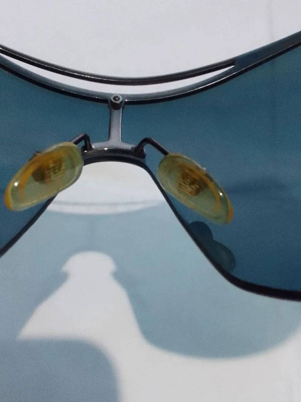 Óculos de Sol Empório Armani com linda case preta  - Foto 5