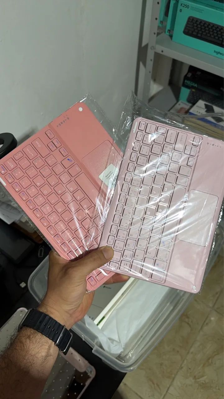 Capa com Teclado para iPads 10 e 11  - Foto 5
