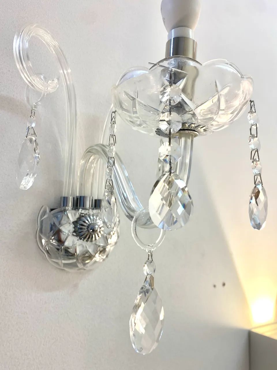 Arandela cristal maria thereza 1 lampada com cristais e vidro - Foto 6