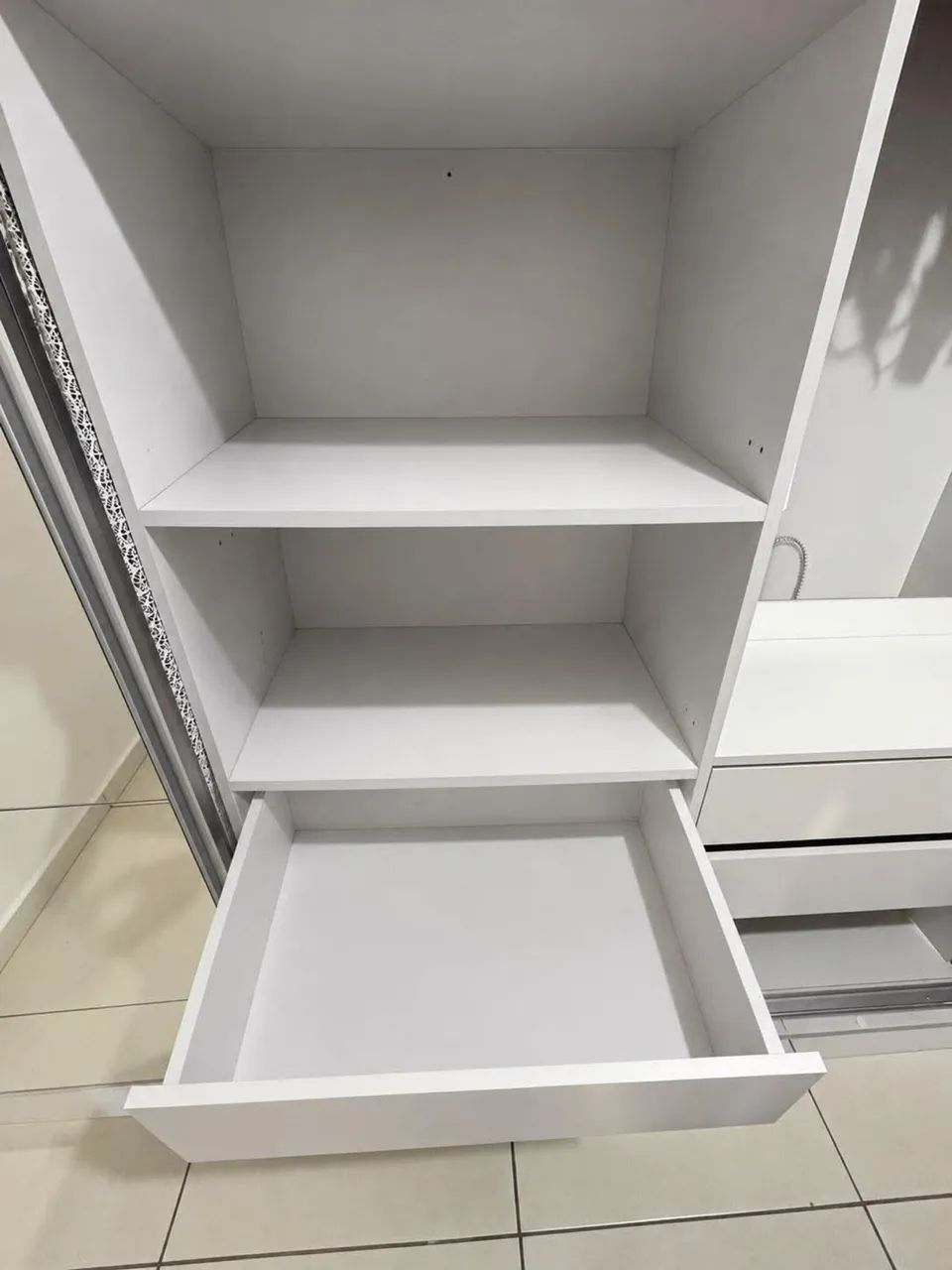 VENDO GUARDA ROUPA ESPELHO - Foto 2