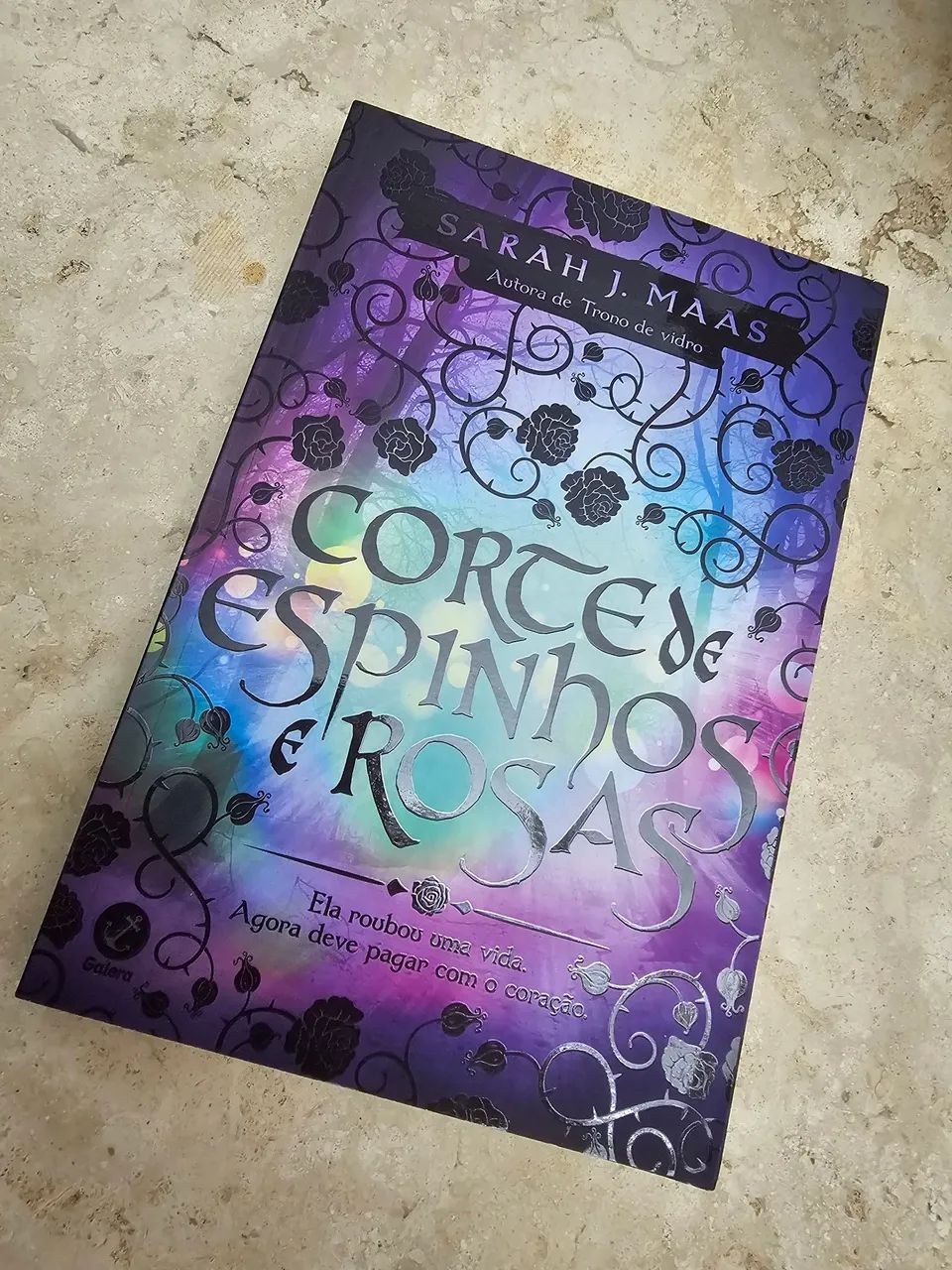 Livro: "Corte de Espinhos e Rosas" - Foto 2