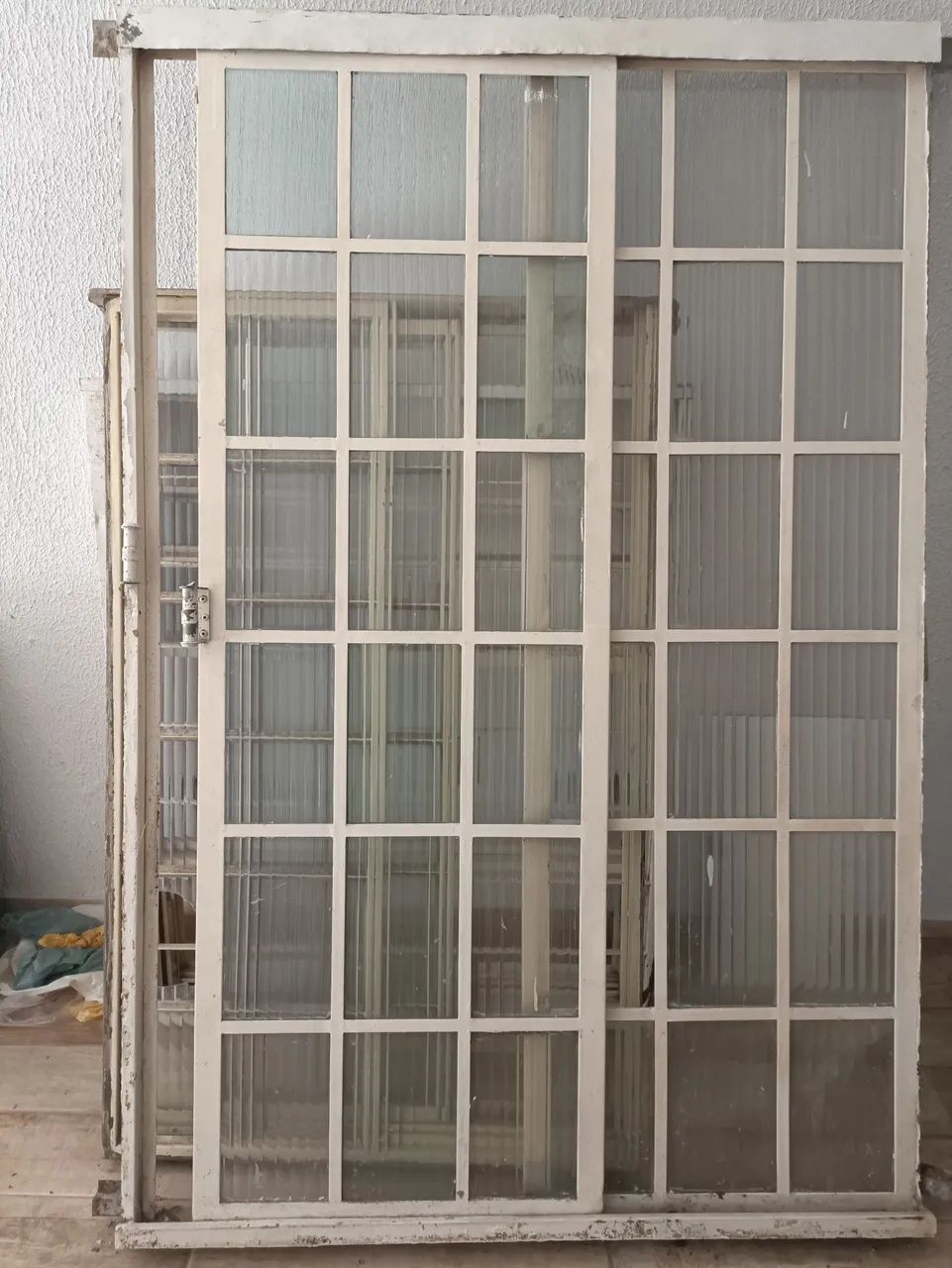 Vitrox com grade, vários modelos e tamanhos, usado 