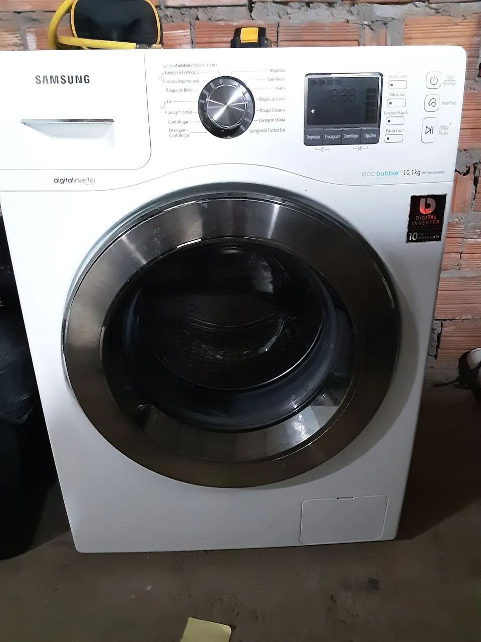 Maquina de lavar em perfeito funcionamento 