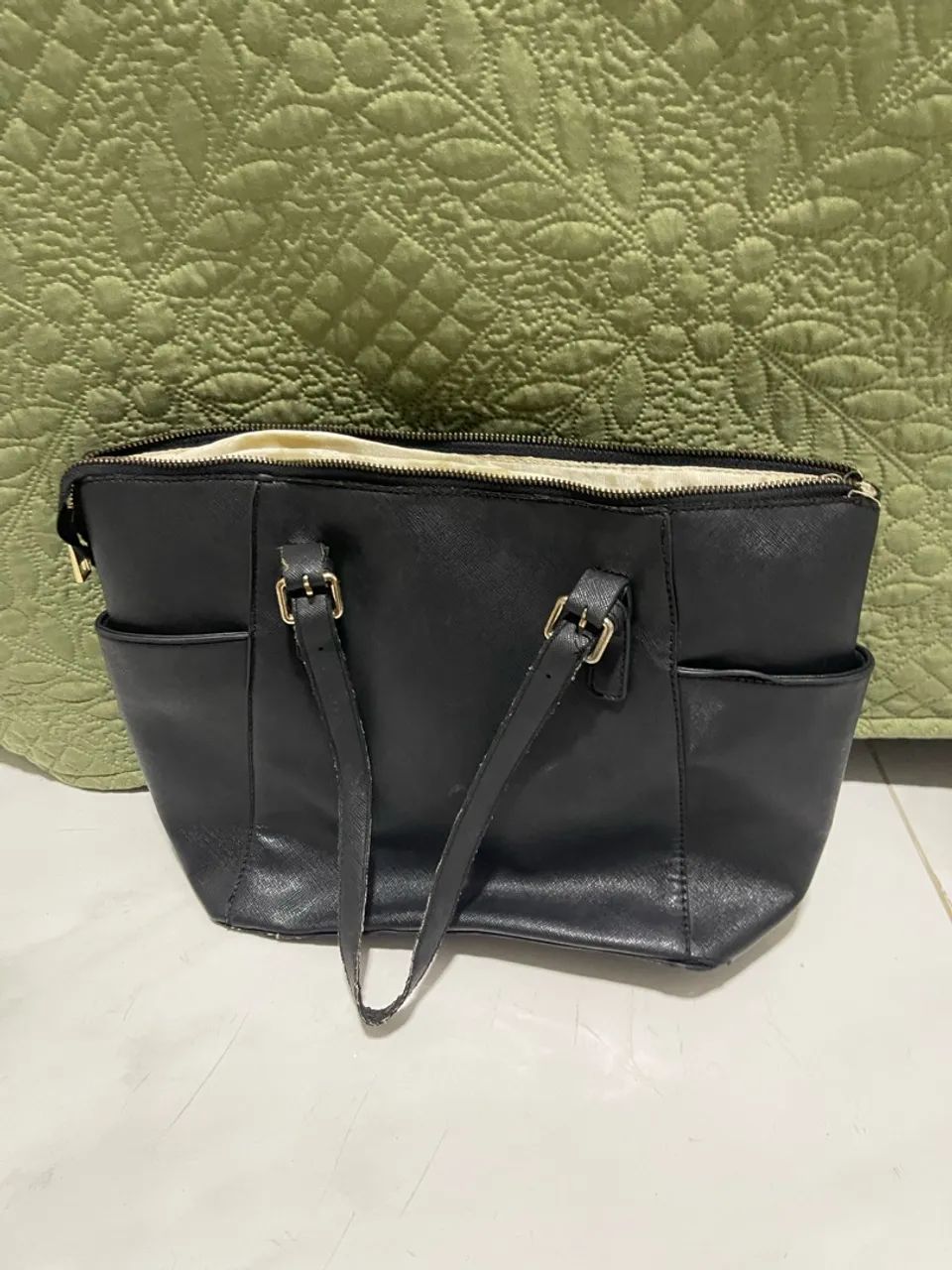 Bolsa de Ombro Preta Le Postache