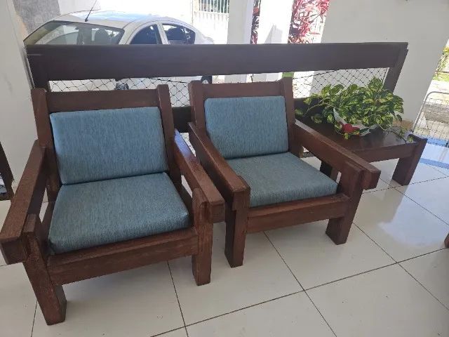Conjunto de sofá e poltronas em madeira maciça - Foto 3