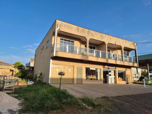 Sobrado comercial com apartamentos - Foto 2
