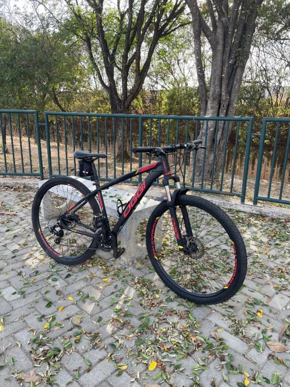 Bicicleta OGGI Hacker HDS