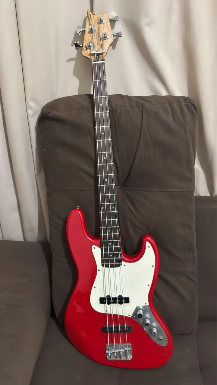 Baixo Peavey tunado